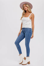 Load image into Gallery viewer, LACE TRIMMED KNIT CAMI