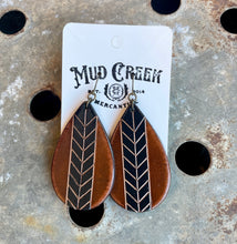 Load image into Gallery viewer, Chevron Feather Handmade Leather Earrings
