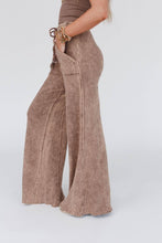 Load image into Gallery viewer, Relaxing Robin Wide Leg Pant - New Mocha
