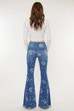 Load image into Gallery viewer, Flowers on the Wall Jeans