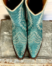 Load image into Gallery viewer, Rae Boots