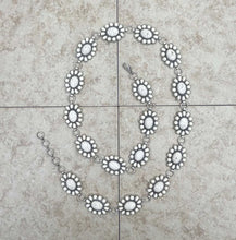 Load image into Gallery viewer, Sweet ‘n Sassy Concho Belt