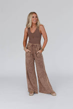 Load image into Gallery viewer, Relaxing Robin Wide Leg Pant - New Mocha