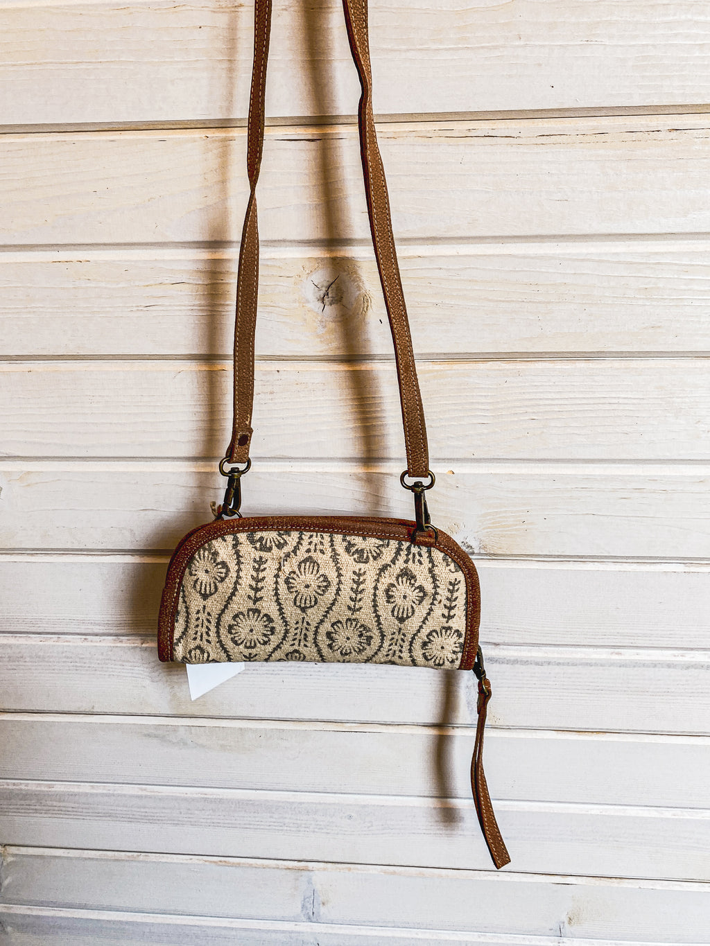 Nelly - Sling Bag