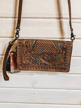 Load image into Gallery viewer, Elvira - Crossbody Clutch
