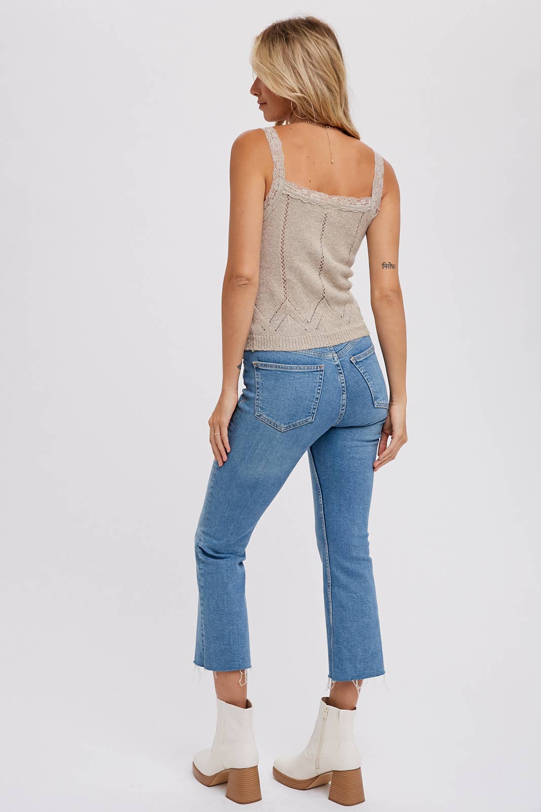 LACE TRIMMED KNIT CAMI