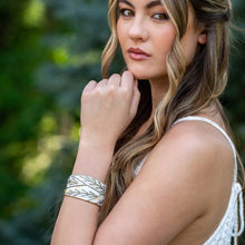 Load image into Gallery viewer, Lovely Days - Bracelet
