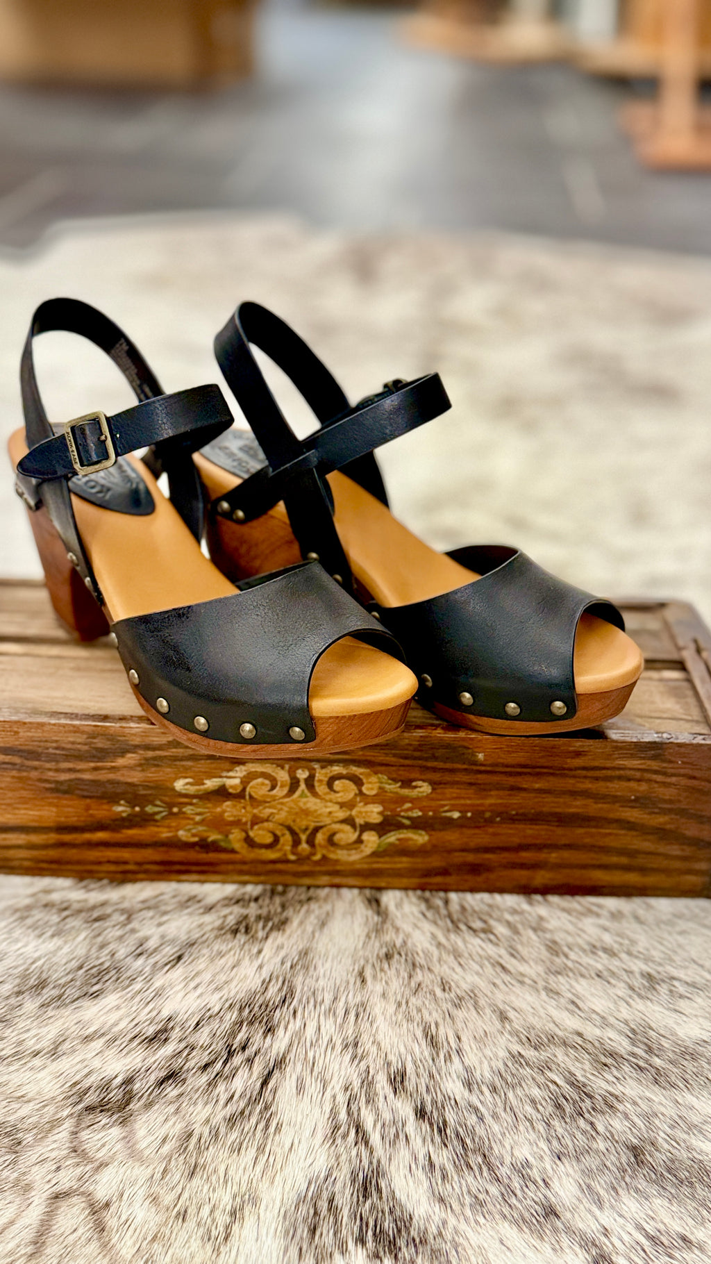 High Country Platform Leather Sandals