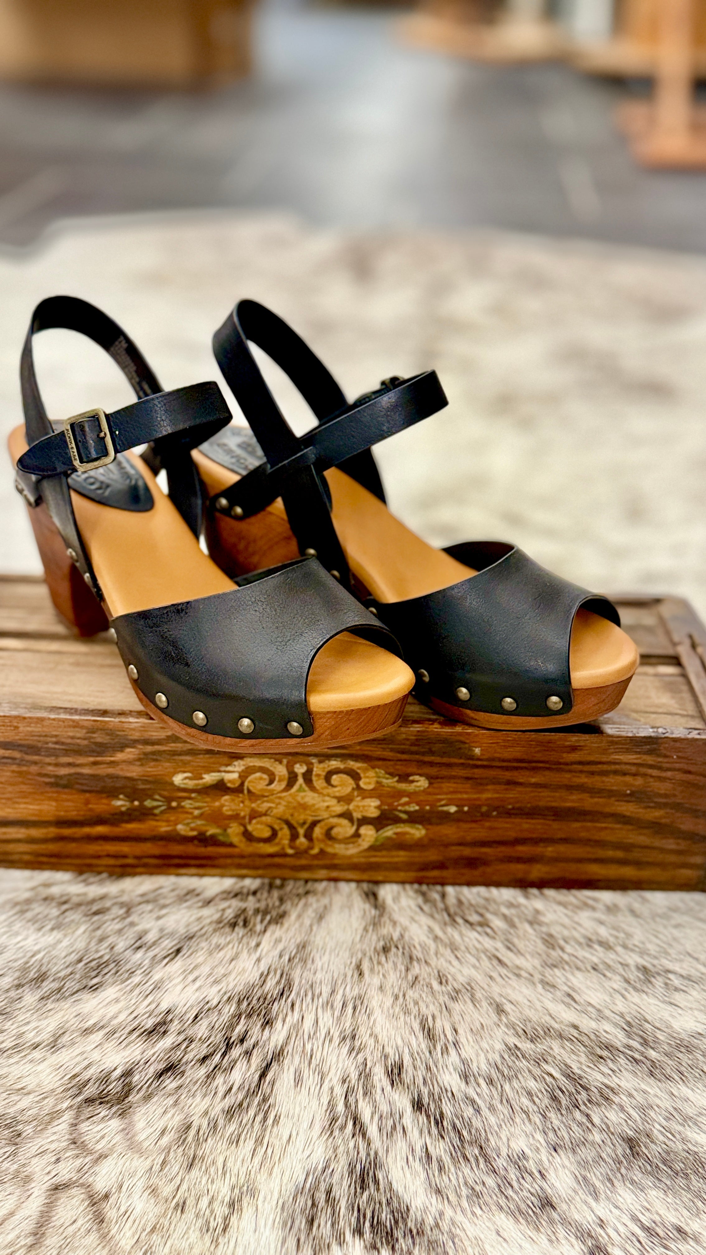 High Country Platform Leather Sandals