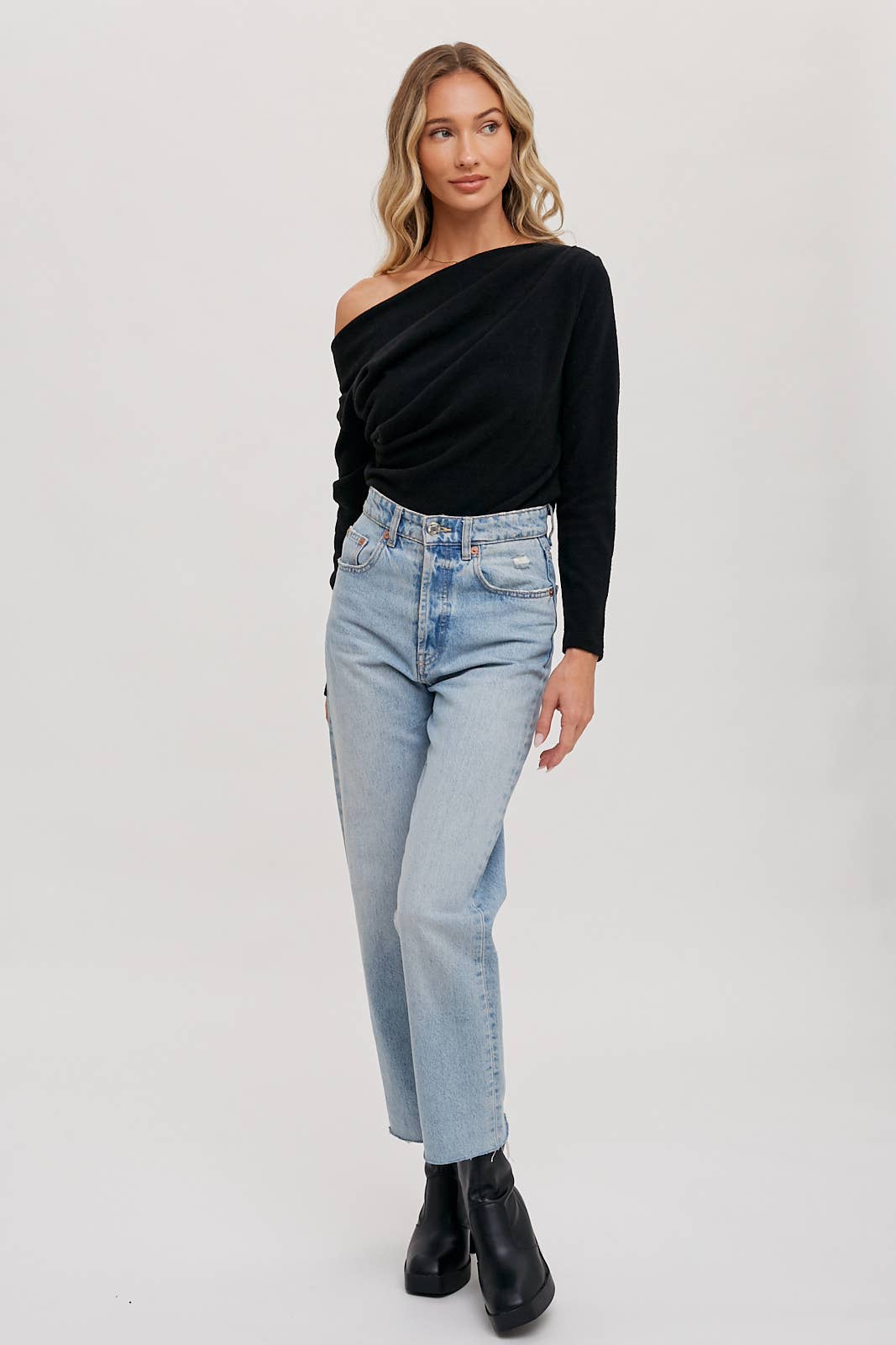 The Quiet Horizon - Off the Shoulder Top