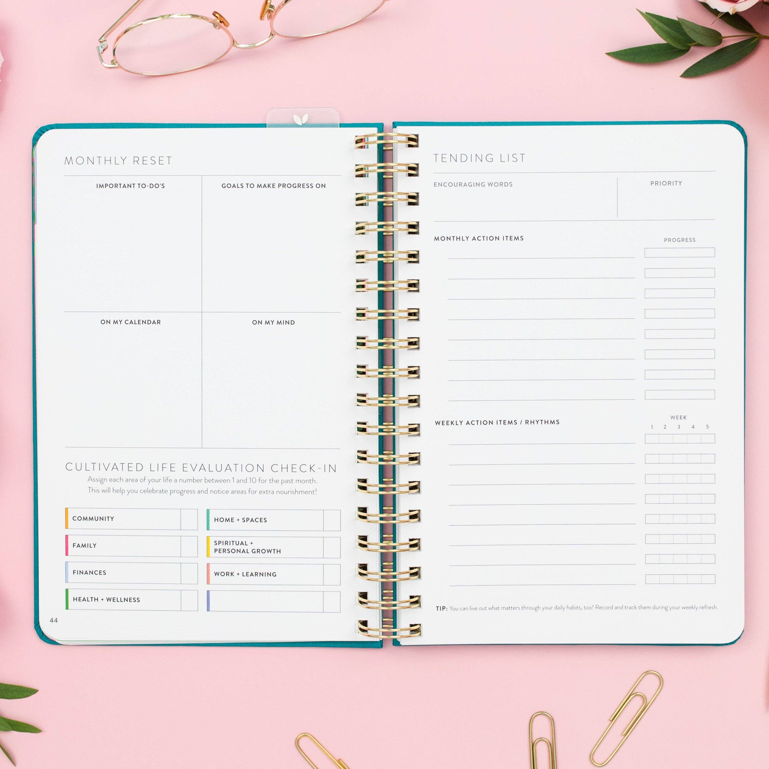 Fresh Start Daily Planner | Undated (Lavender Spiral)