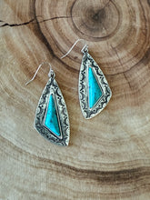 Load image into Gallery viewer, Canyon Ridge Earrings
