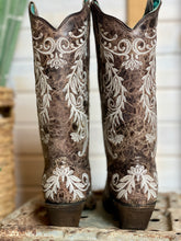 Load image into Gallery viewer, Sarah- Embroidered Boots
