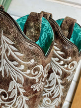 Load image into Gallery viewer, Sarah- Embroidered Boots
