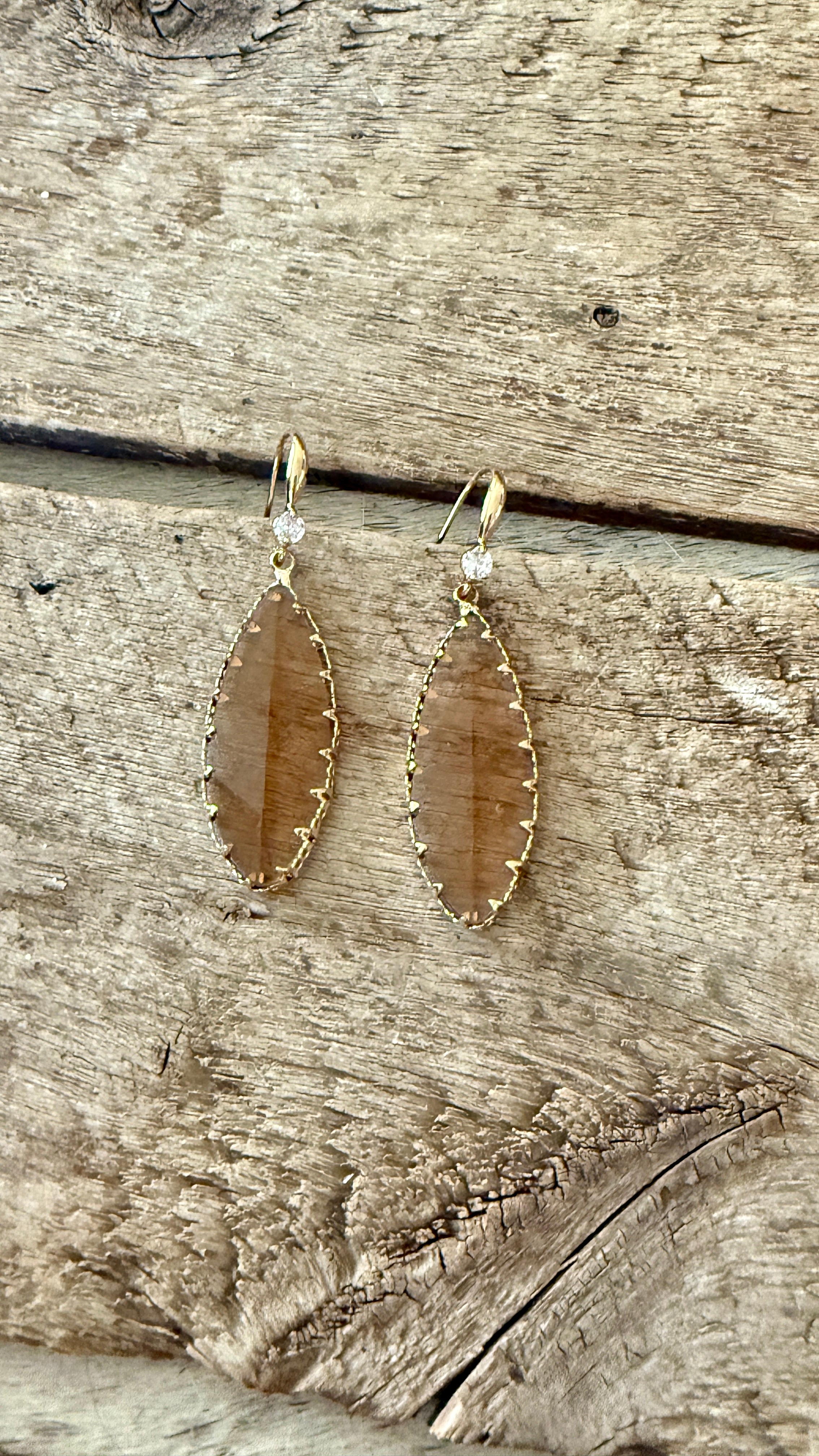 Gilded Leaf Earring