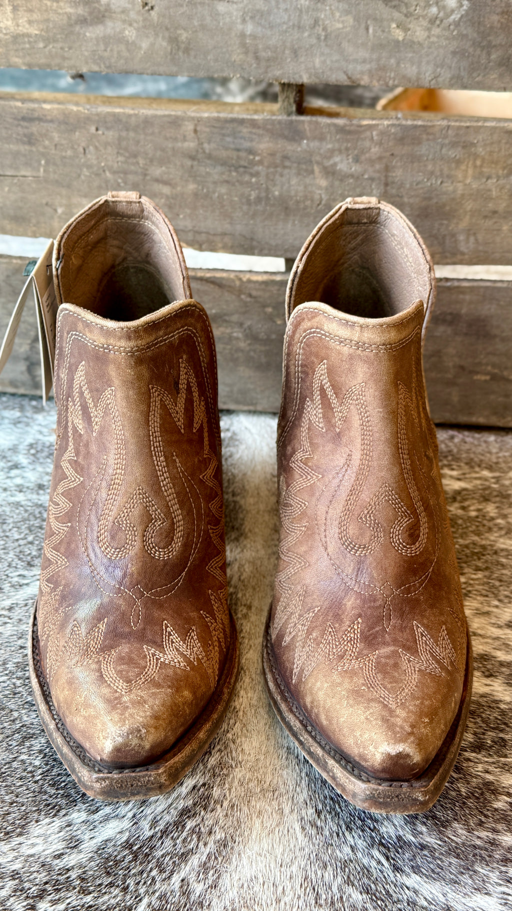 Miss Dixie Booties - Ariat Dixon