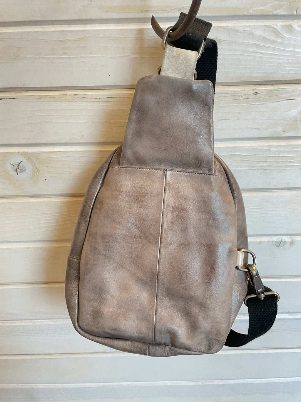 Beau Sling Bag