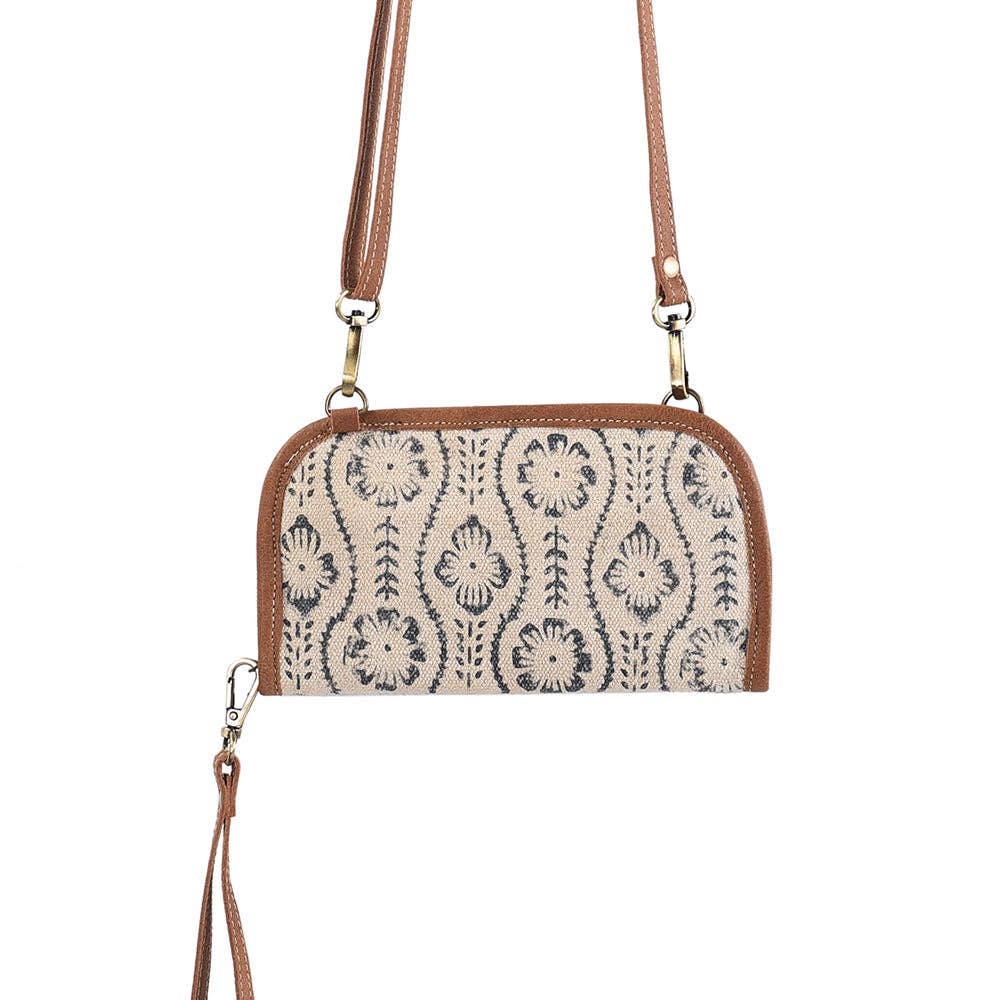 Light Traveller Clutch Crossbody