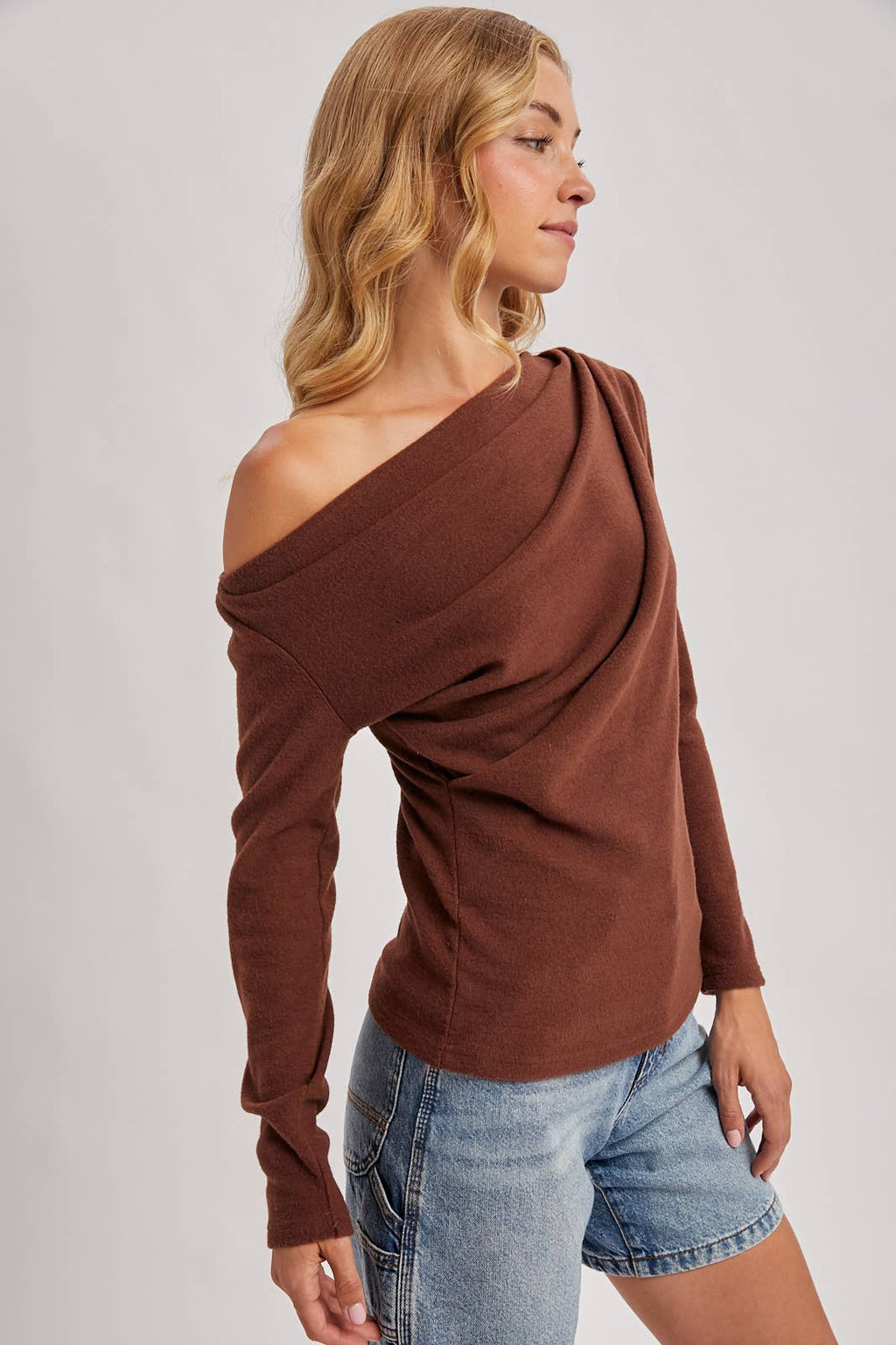 The Quiet Horizon - Off the Shoulder Top