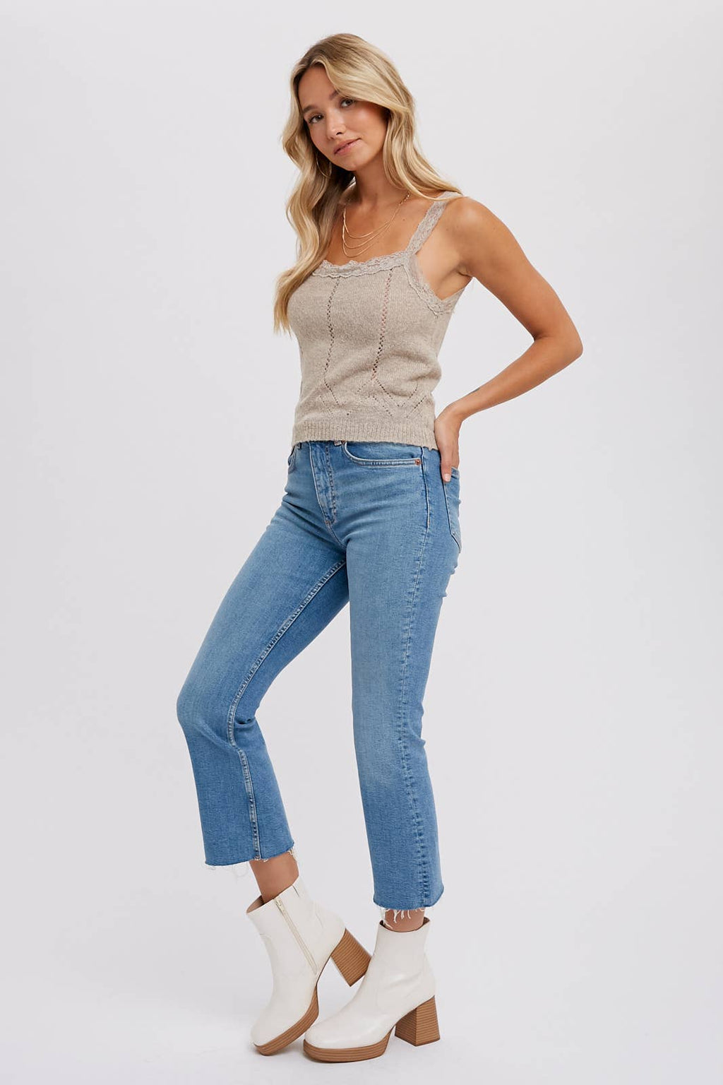 LACE TRIMMED KNIT CAMI