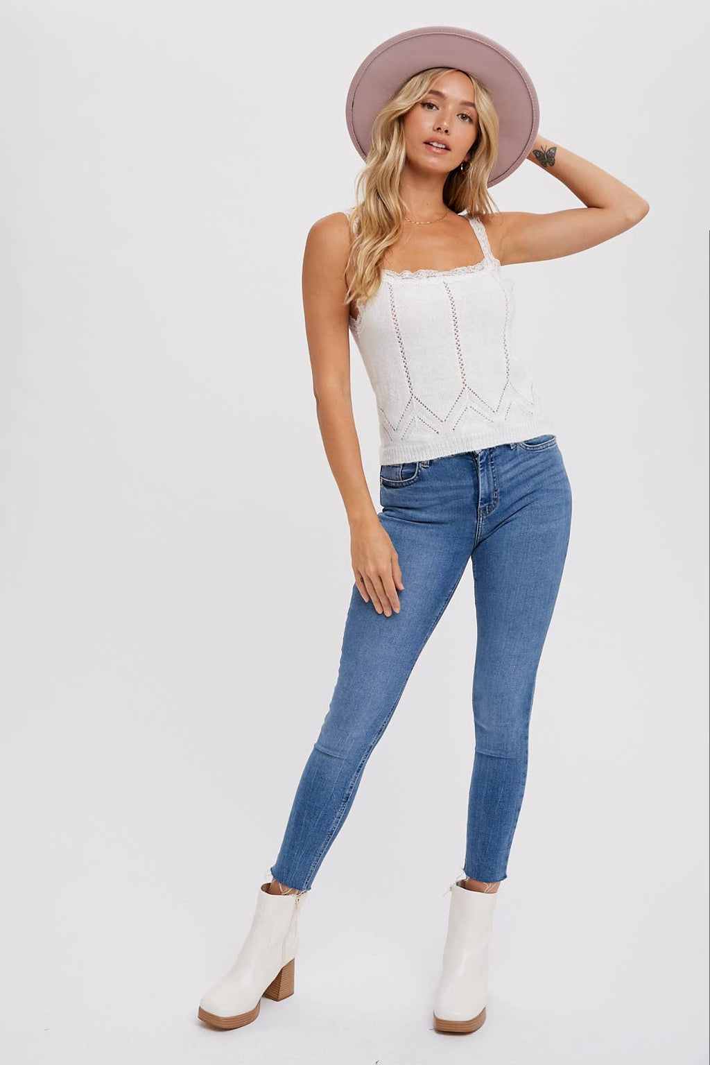 LACE TRIMMED KNIT CAMI