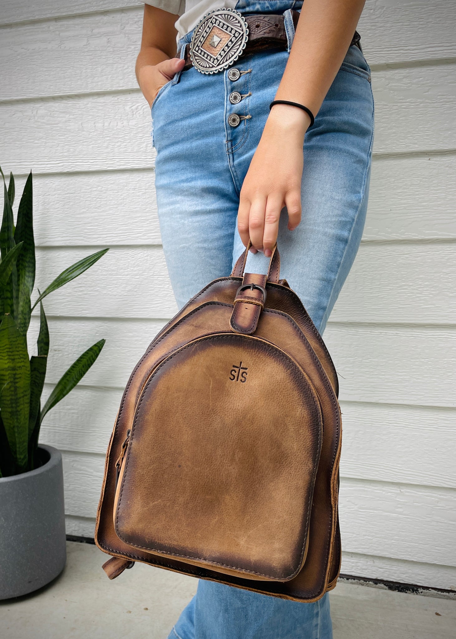 Bailey: Women's Black Leather Backpack